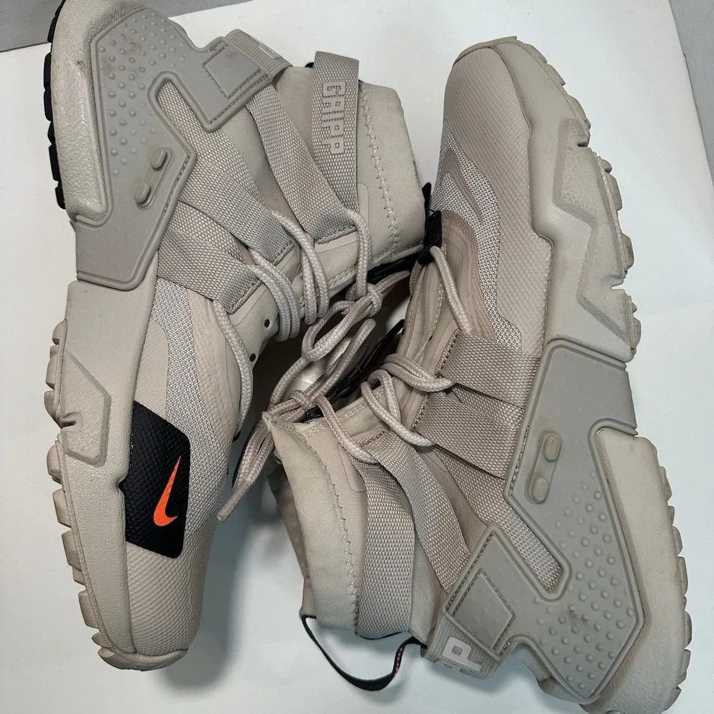 NIKE‎ AIR HUARACHE GRIPP MEN AO1730-003 US MEN 9  DESERT SAND EUC
